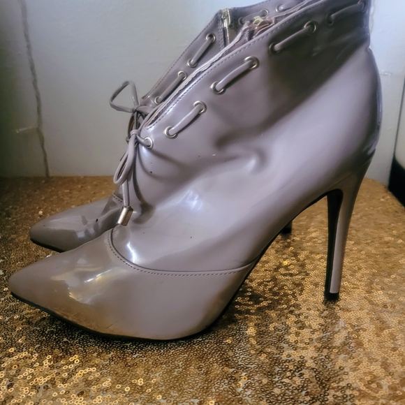 Elegant Beige Women's Ankle Boots - Picture 3 of 3